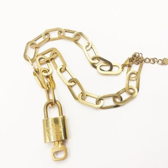 Authentic Louis Vuitton Lock & Key Necklace Pendant Gold-Plated Chain Adjustable - Picture 12 of 12